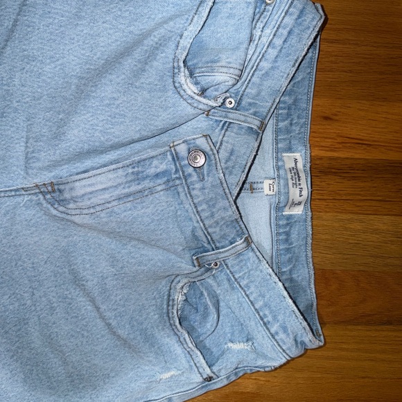 Abercrombie & Fitch Straight Jeans - Picture 5 of 9